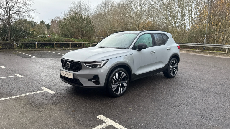 Volvo XC40 2.0 B4P Plus Dark 5dr Auto Petrol Estate